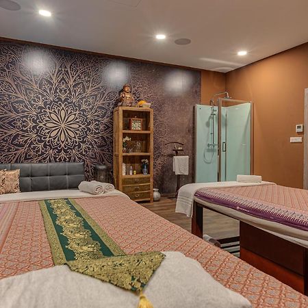 Barok Hotel And Apartments Братислава Экстерьер фото