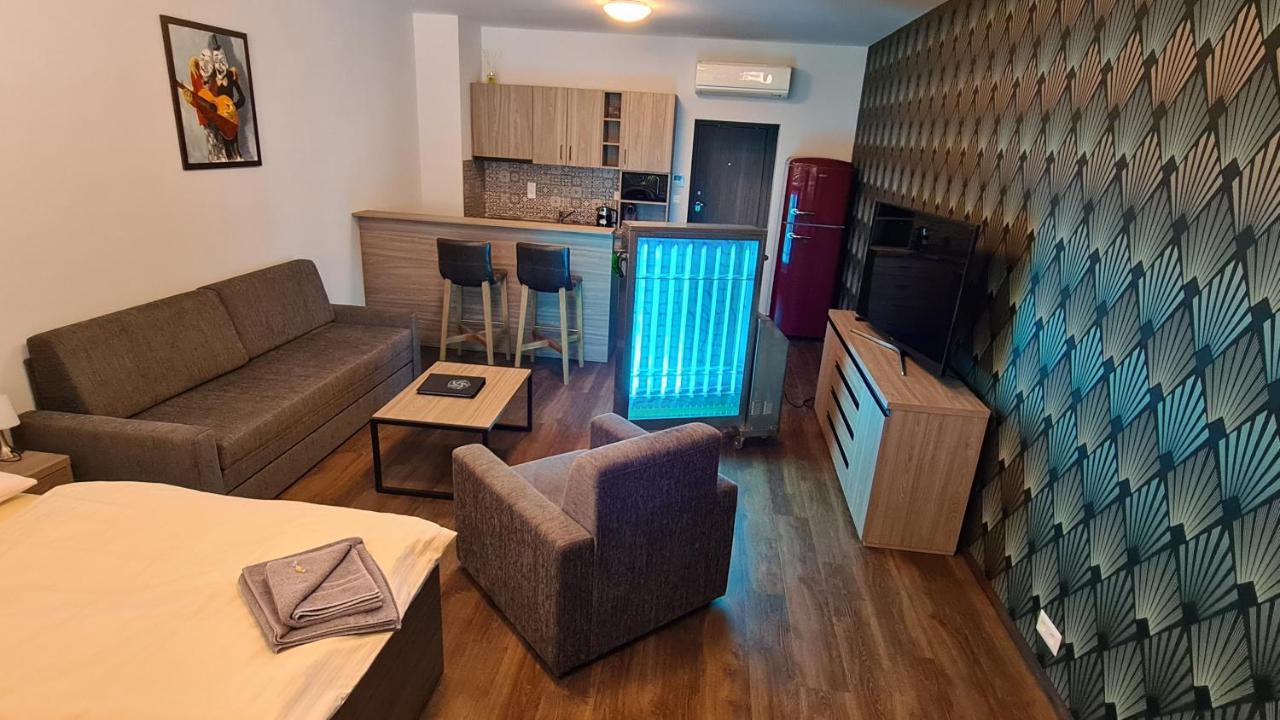 Barok Hotel And Apartments Братислава Экстерьер фото