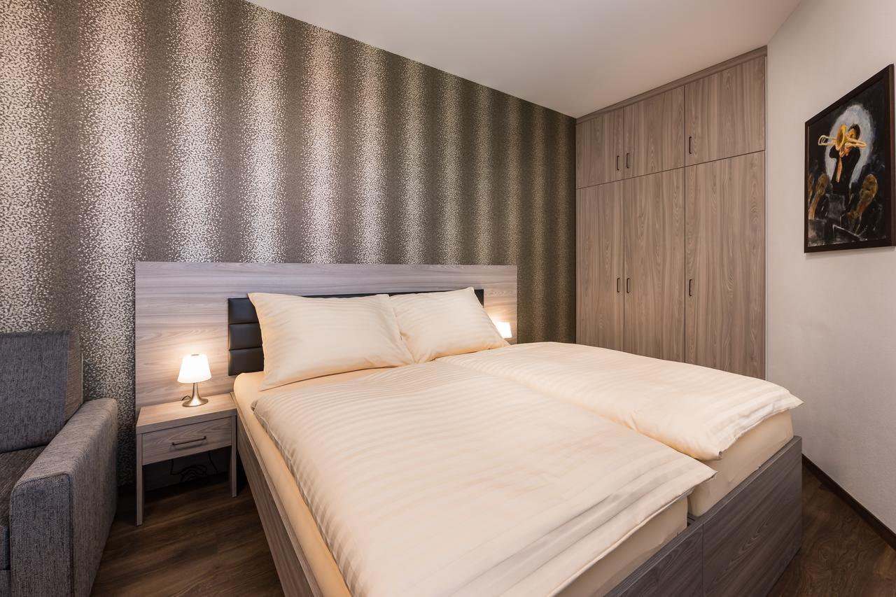 Barok Hotel And Apartments Братислава Экстерьер фото