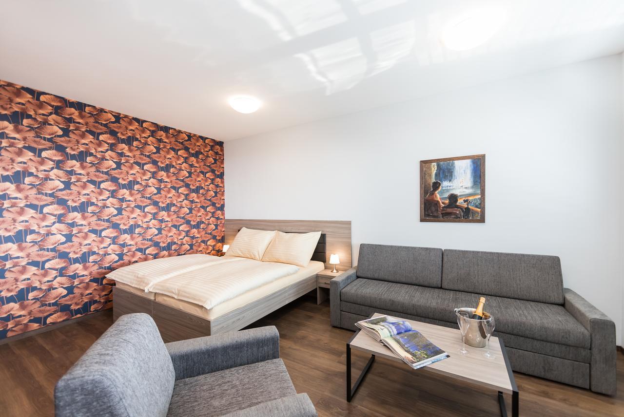 Barok Hotel And Apartments Братислава Экстерьер фото