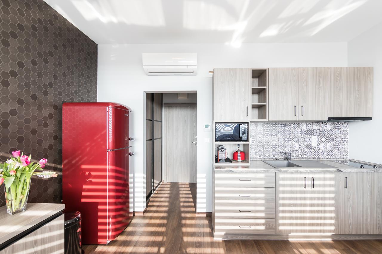 Barok Hotel And Apartments Братислава Экстерьер фото
