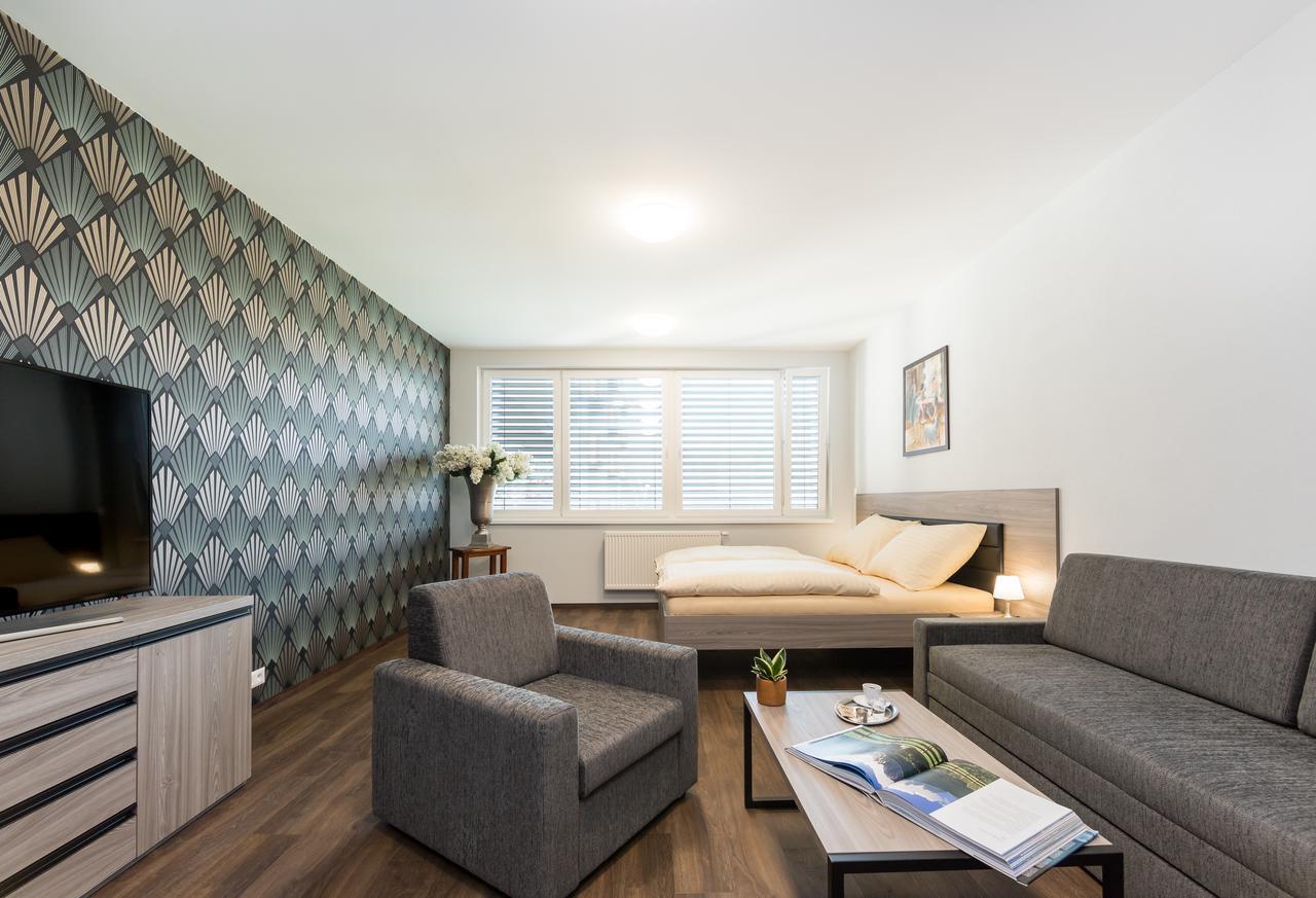 Barok Hotel And Apartments Братислава Экстерьер фото