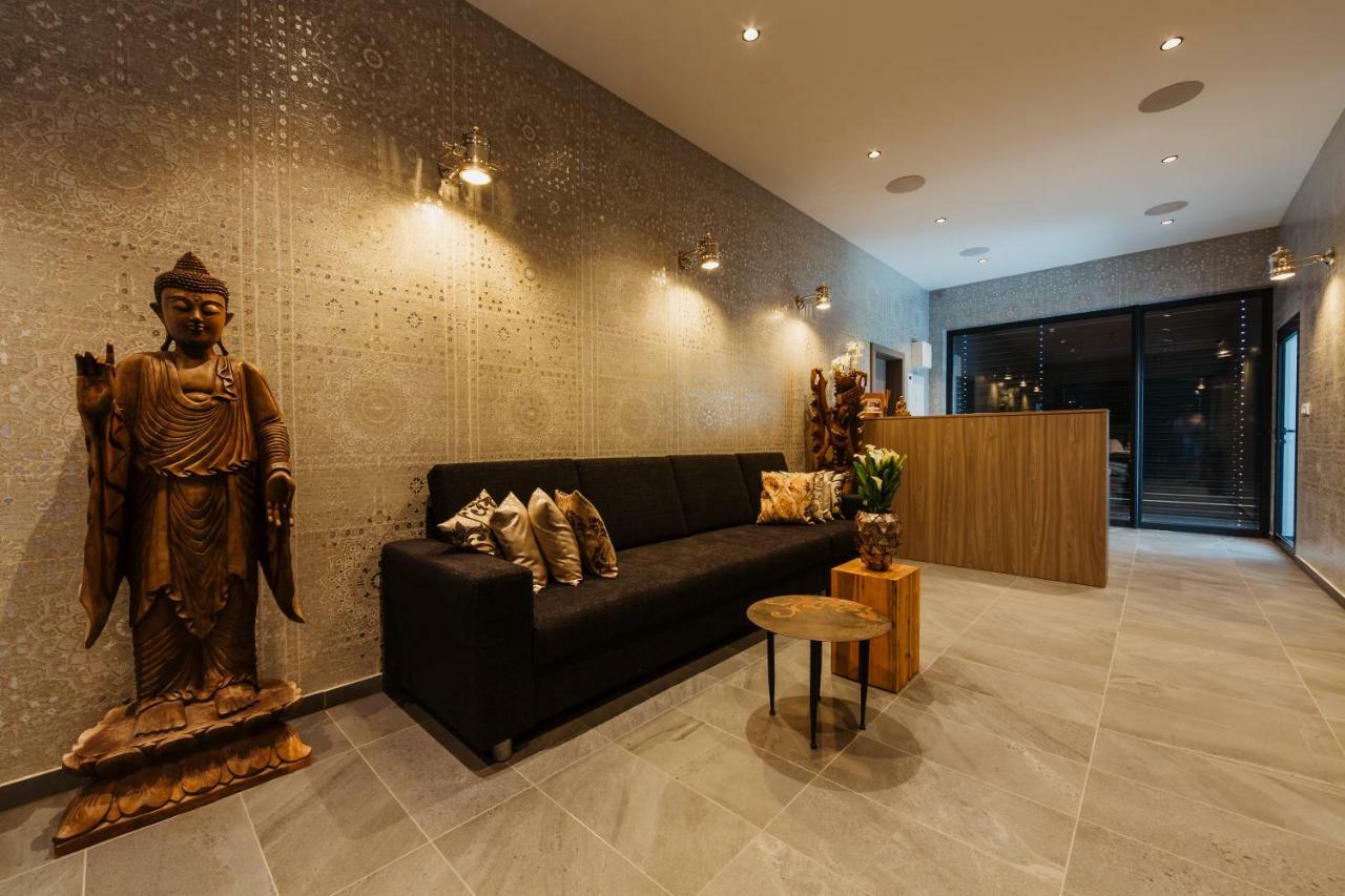 Barok Hotel And Apartments Братислава Экстерьер фото